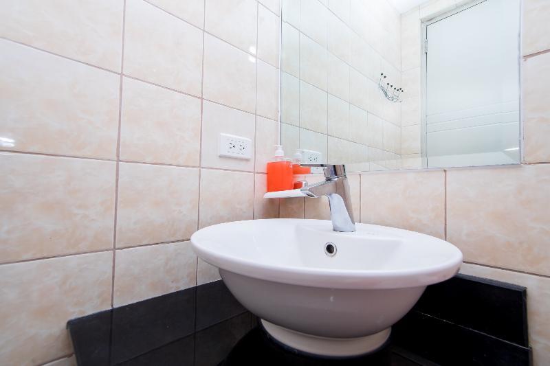 Zen Home Forbeswood Parklane Bgc 따구익 외부 사진